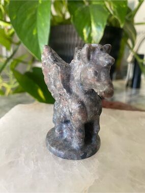 Yooperlite Unicorn Figurine - Home Art Accent
